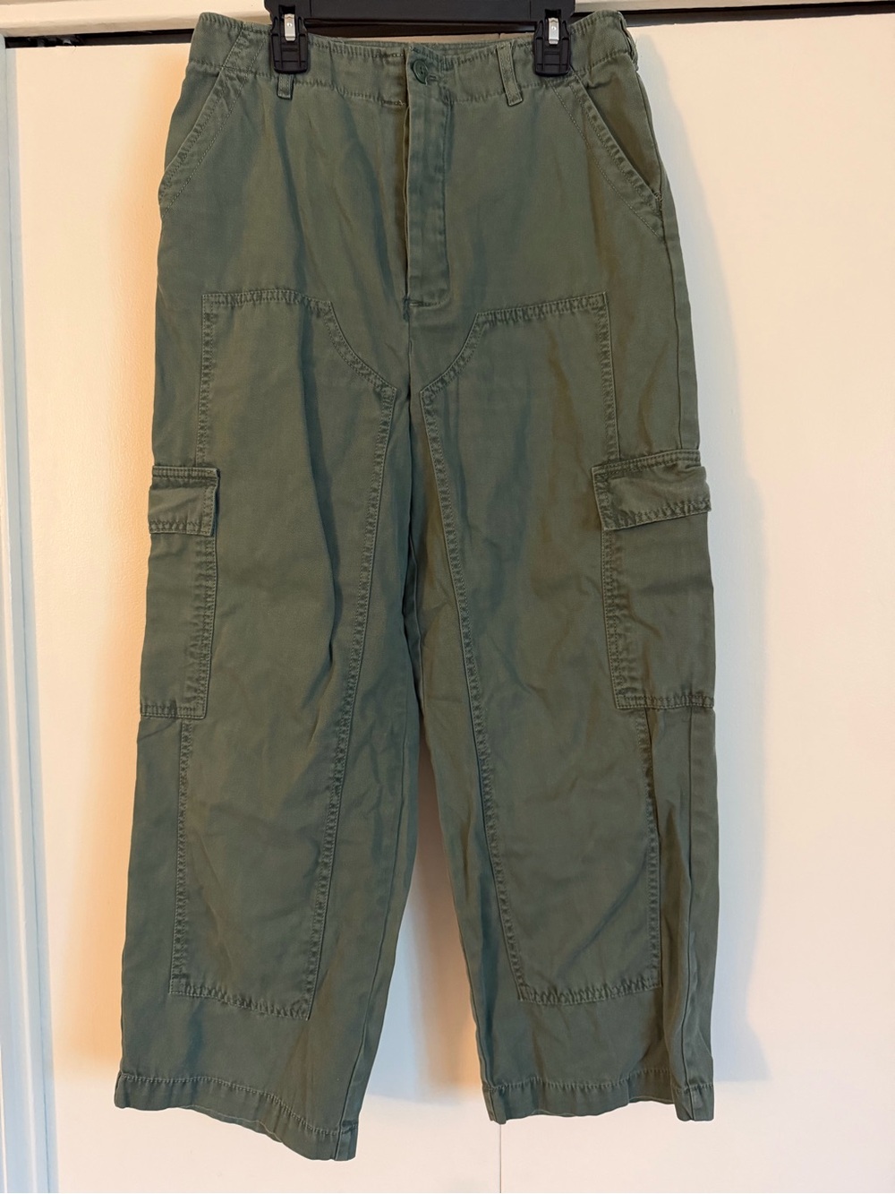 Universal Thread Wide-Leg Cargo Pants in Olive Green